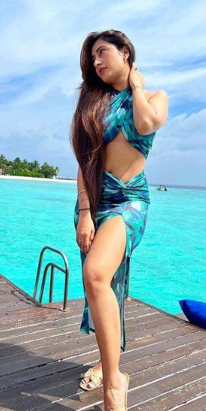 ਯੁਜਵੇਂਦਰ ਚਹਿਲ ਦੀ ਪਤਨੀ ਨੇ ਮਾਲਦੀਵ 'ਚ ਬਿਖੇਰਿਆ ਗਲੈਮਰ ਦਾ ਜਲਵਾ