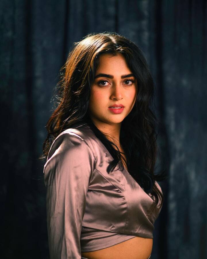 Tejasswi wore a Natashaa Bothra outfit