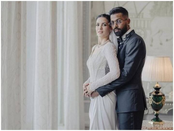 शैम्पेन और बॉलीवुड रोमांटिक ट्रैक के साथ Natasa और Hardik ने वेडिंग का मनाया जश्न, वीडियो वायरल