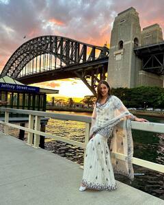 Sara Ali Khan Photos: विदेश में देसी कुड़ी बन सारा अली खान ने शेयर की तस्वीरें, व्हाइट शरारा सूट में दिखीं बेहद हसीन