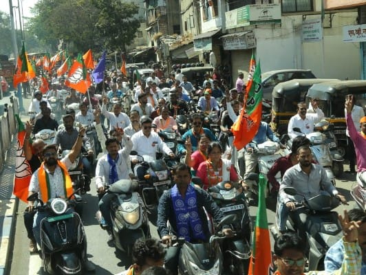 maharashtra pune bypoll election Campaigning by BJP in Kasba and Chinchwad constituency Pune Bypoll Election : कसबा, चिंचवडमध्ये भाजपकडून प्रचाराचा धुमधडाका; अमित शहांनंतर राज्य मंत्रिमंडळातील 'हे' नेते मैदानात