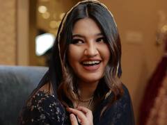 सिर पर दुपट्टा, चेहरे पर नूर...बेहद चार्मिंग हैं सानिया मिर्जा की बहन अनम मिर्ज़ा, देखें तस्वीरें