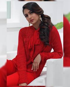 इन मशहूर एक्ट्रेसेस ने पैसे कमाने के लिए सोशल मीडिया का लिया सहारा, करती हैं ऐसे-ऐसे वीडियो शेयर