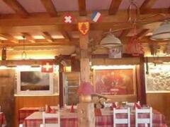 Hotel Arbez: सिर एक देश में तो पैर होगा दूसरे देश में, इस होटल की खासियत जानकर चौंक जाएंगे आप