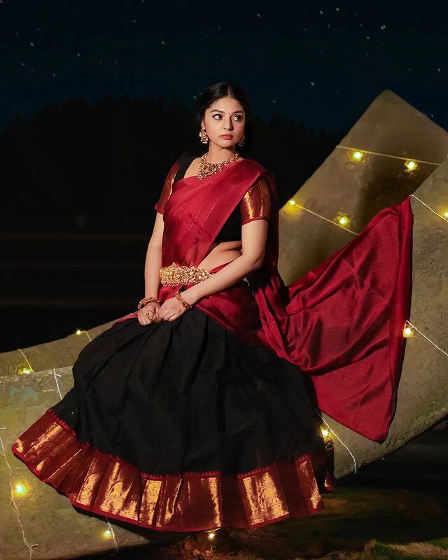அவ்வப்போது சில படங்களிலும், வெப் சிரீஸ்களிலும் நடித்து வருகிறார் சனம்