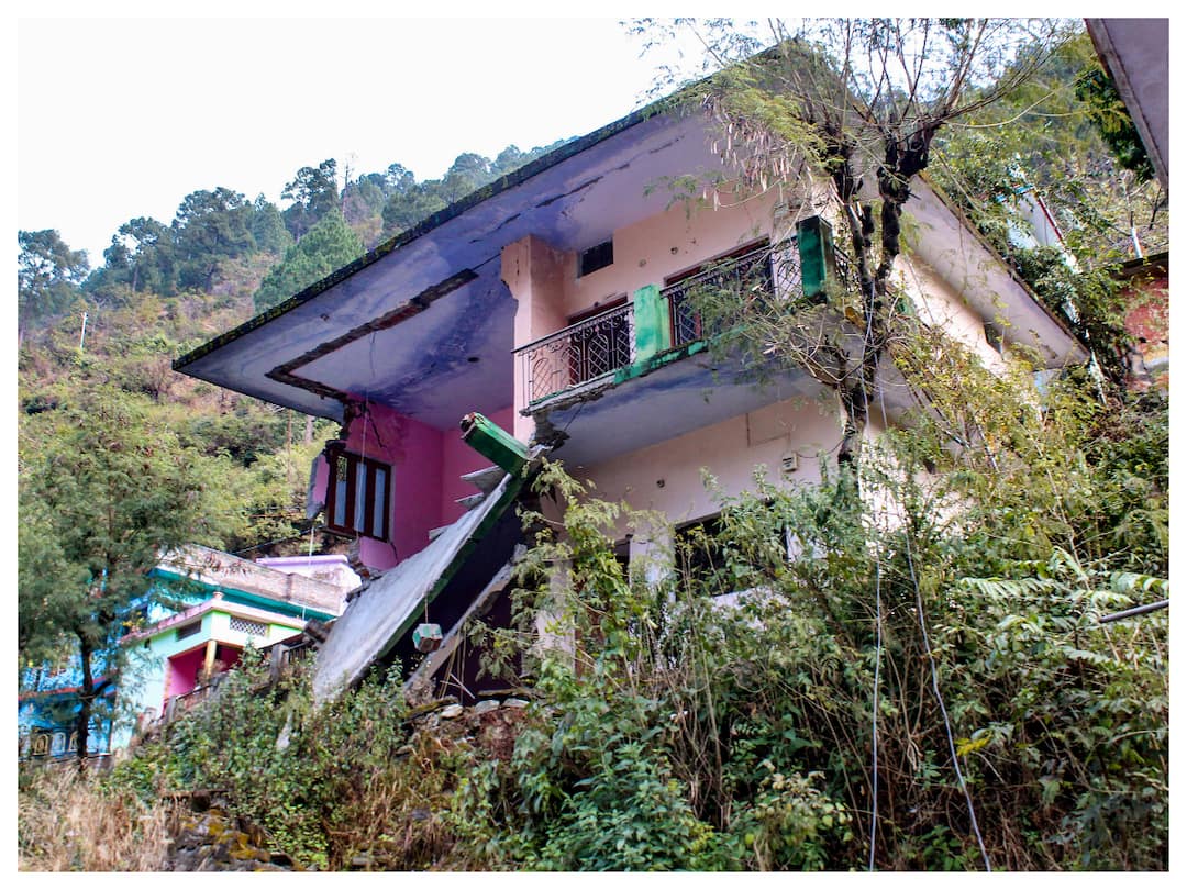 Joshimath Sinking: Uttarakhand Cabinet Approves Compensation, Rehabilitation Policy For Affected People Joshimath Land Subsidence: Uttarakhand Approves Compensation, Permanent Rehabilitation Policy For Affected People Joshimath Sinking: Uttarakhand Cabinet Approves Compensation, Rehabilitation Policy For Affected People