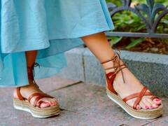 बेटी की खोई सैंडल, रेलवे अधिकारी ने ढूंढ़ने में लगा दीं तीन सरकारी एजेंसियां