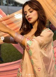 Avneet Kaur: ਅਵਨੀਤ ਕੌਰ ਨੇ ਡੀਪਨੇਕ ਚੋਲੀ ਪਾ ਕੇ ਦਿੱਤੀ ਕਾਤਲਾਨਾ ਮੁਸਕਰਾਹਟ, ਯੂਜ਼ਰਸ ਨੇ ਕਿਹਾ- 'ਰੱਬ ਅਜਿਹੀ ਕੁੜੀ ਨਾਲ ਵਿਆਹ ਕਰਵਾ ਦੇ'