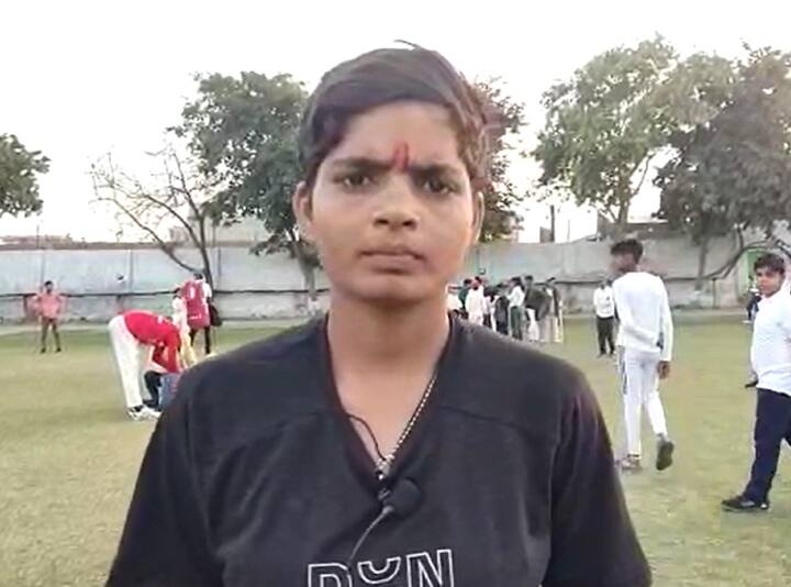 Firozabad Sonam Yadav will play women's IPL match from Mumbai Indians ann Firozabad News: महिला आईपीएल में खेलेंगी फिरोजाबाद की बेटी सोनम यादव, मुंबई इंडियस टीम ने लाखों में खरीदा