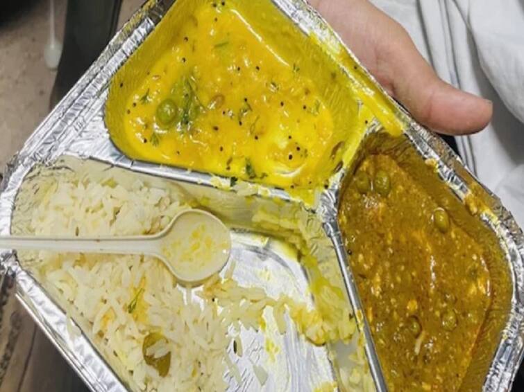 Woman Complains Of Poor Quality Food Served On Indian Trains IRCTC replies IRCTC Complaint : நீங்க செஞ்ச உணவை எப்போவாச்சு சாப்பிட்டு இருக்கீங்களா...ரயிலில் அளித்த உணவு குறித்து பயணி அளித்த புகார்..!