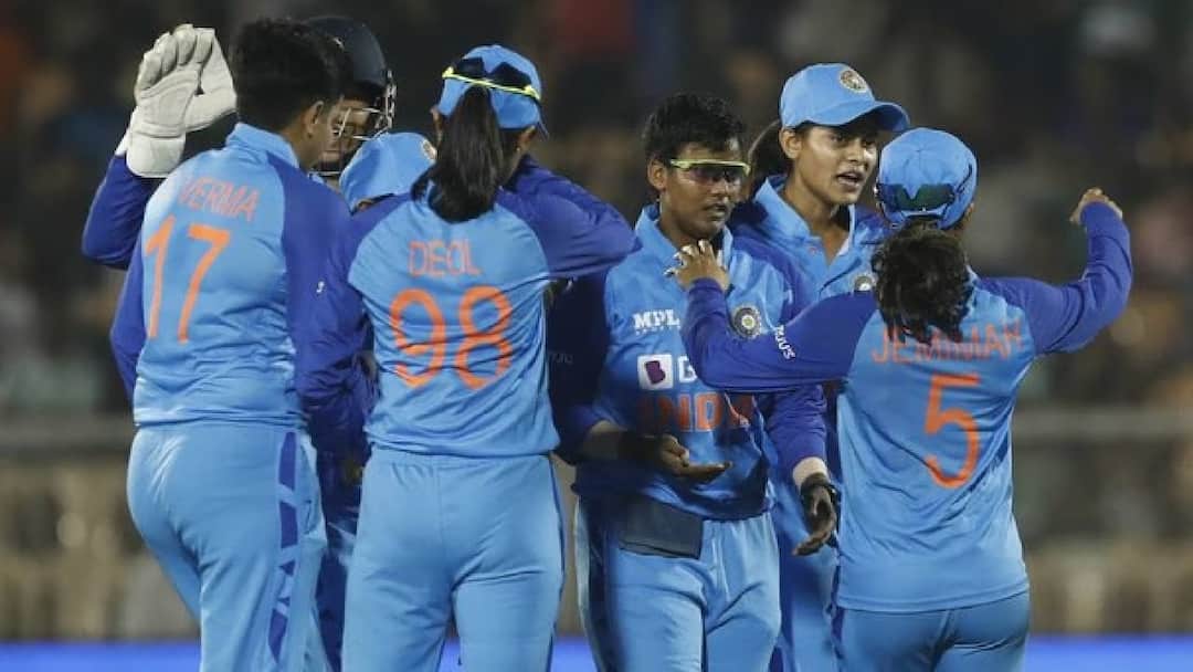 Women's T20 WC: આજે વેસ્ટ ઇન્ડિઝને ટૉપ પર પહોંચવા ઇચ્છશે ભારત, જાણો હાલ શું છે પૉઇન્ટ ટેબલની સ્થિતિ Women's T20 World Cup: now group points table before india vs west indies match Women's T20 WC: આજે વેસ્ટ ઇન્ડિઝને ટૉપ પર પહોંચવા ઇચ્છશે ભારત, જાણો હાલ શું છે પૉઇન્ટ ટેબલની સ્થિતિ