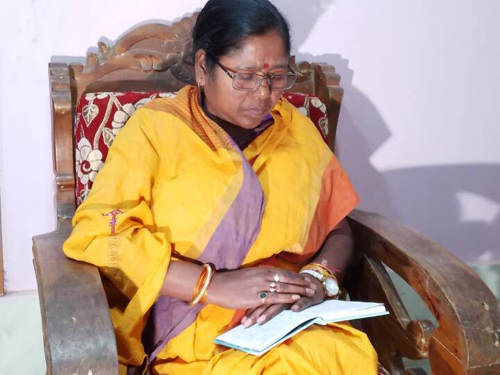 Tripura Elections 2023: आजादी के 75 साल के बाद त्रिपुरा से पहली महिला केंद्रीय मंत्री के तौर पर प्रतिमा भौमिक ने शपथ ली थी. इस बार वो धनपुर विधानसभा क्षेत्र से अपनी किस्मत आजमा रही हैं.
