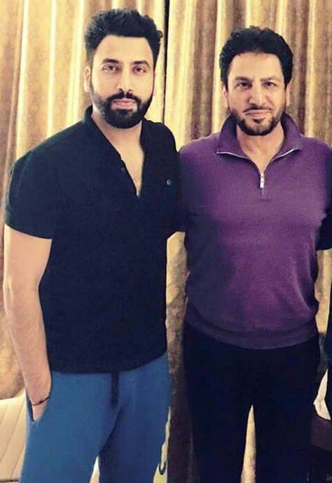 ਆਖਰ ਗੁਰਦਾਸ ਮਾਨ ਤੇ ਉਨ੍ਹਾਂ ਦੀ ਪਤਨੀ ਨੂੰ ਪਰਿਵਾਰ ਦੀ ਜ਼ਿੱਦ ਅੱਗੇ ਝੁਕਣਾ ਪਿਆ। ਇਸ ਤਰ੍ਹਾਂ ਗੁਰਦਾਸ ਮਾਨ ਦੇ ਤਿੰਨ ਵਿਆਹ ਹੋਏ।