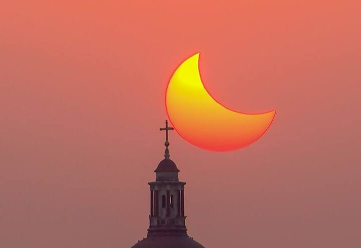 ભારતમાં દેખાવાનું ન હોવાને કારણે, તેનો સુતક સમયગાળો અહીં ધ્યાનમાં લેવામાં આવશે નહીં. ધાર્મિક માન્યતા અનુસાર, આ સૂર્યગ્રહણની કોઈ ધાર્મિક અસર નહીં થાય અને મંદિરના દરવાજા બંધ નહીં થાય.