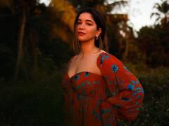 Sara Tendulkar Images: किसी मॉडल से कम नही हैं सारा तेंदुलकर, खूबसूरती में दुनिया की हीरोइनों को देती हैं कड़ी टक्कर