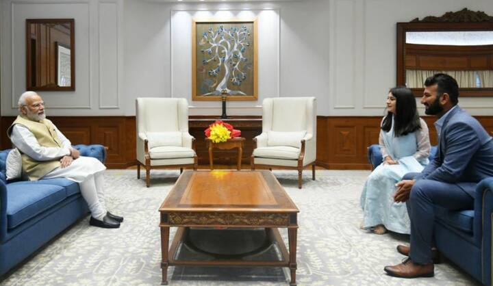 પૂજારાએ ટ્વિટર પર મુલાકાતની એક તસવીર શેર કરતા લખ્યું કે, 