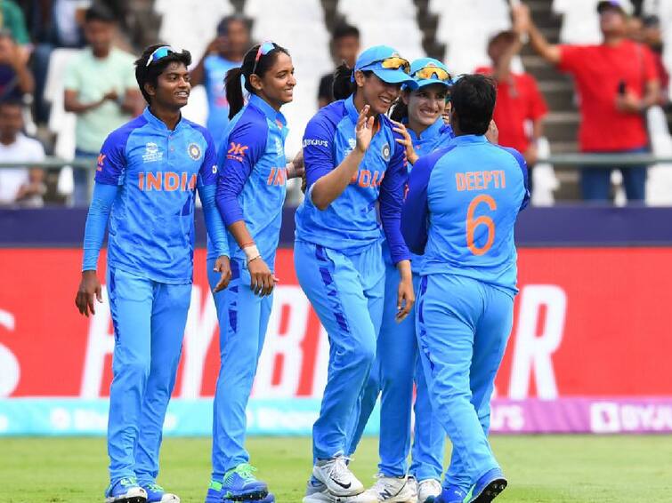 women t20 world cup 2023 Deepti Sharma Leads Charge For India With 3-15, Need 119 Runs To Win Against West Indies Women T20 World Cup : ஸ்மிருதி மந்தனாவுக்கு சாதனை சாத்தியமாகுமா? இந்தியா வெற்றிபெற 119 ரன் இலக்கு!