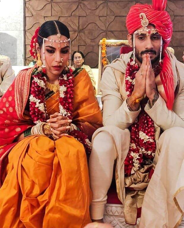 इस बात से मुकरा नहीं जा सकता है कि प्रतीक बब्बर और प्रिया बनर्जी एक दूसरे को डेट कर रहे हैं. लेकिन आपको बता दें कि प्रतीक ने 2019 में बीएसपी के नेता पवन की बेटी सानिया सागर से शादी रचा ली थी और कुछ वक्त के बाद में ही वह अलग हो गए थे. (Photo- Instagram)