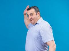 स्लैप डे पर धोखेबाज दोस्त या पार्टनर को सिखाना है सबक, तो इस अंदाज में करें विश