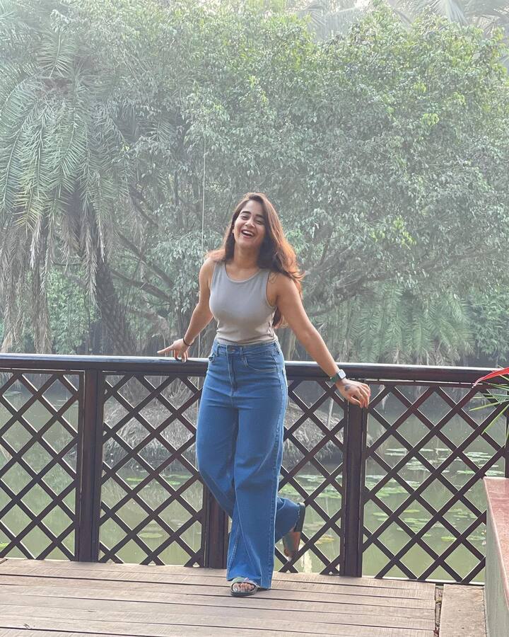 దీప్తి సునయన షన్నూతో బ్రేకప్ అయ్యాక సింగిల్‌గా మారిపోయింది.  -Image Credit: Deepthi Sunaina/Instagram