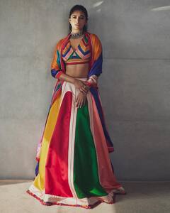 Keerthy Suresh: கீர்த்தி சுரேஷின் கண்கவர் போட்டோஷூட்..ஆச்சரியத்தில் ரசிகர்கள்..வைரலாகும் புகைப்படங்கள்!