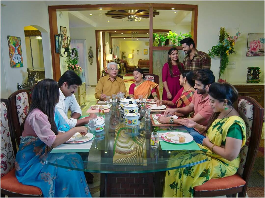 Gruhalakshmi Serial February 16th Episode 870 Written Update Today EPisode Gruhalakshmi February 16th: కేఫ్ మూయించేందుకు గాయత్రి కుట్ర- అత్తకి ఎదురు తిరిగి భార్య మనసు గెలుచుకున్న అభి