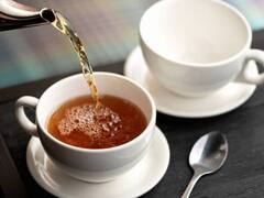 Black Tea Recipe: रोजाना खाली पेट आप भी पीते हैं ब्लैक टी, इस तरीके से बनाएं तुरंत दिखेगा फायदा