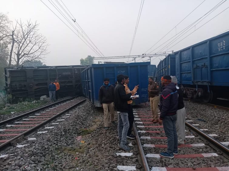 2 Goods Train Collide In UP's Sultanpur, Drivers Injured Benaras accident Drivers Injured, Several Wagons Overturn As 2 Goods Train Collide In UP's Sultanpur