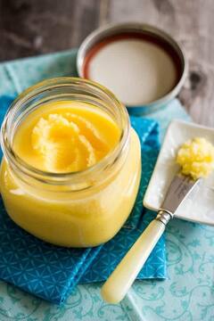 Ghee Benefits : मधुमेहाच्या रूग्णांनी साजूक तूपाचं सेवन करावं; शरीराला 'हे' फायदे मिळतात