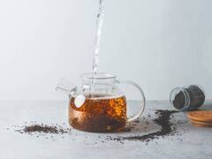 Black Tea Recipe: रोजाना खाली पेट आप भी पीते हैं ब्लैक टी, इस तरीके से बनाएं तुरंत दिखेगा फायदा