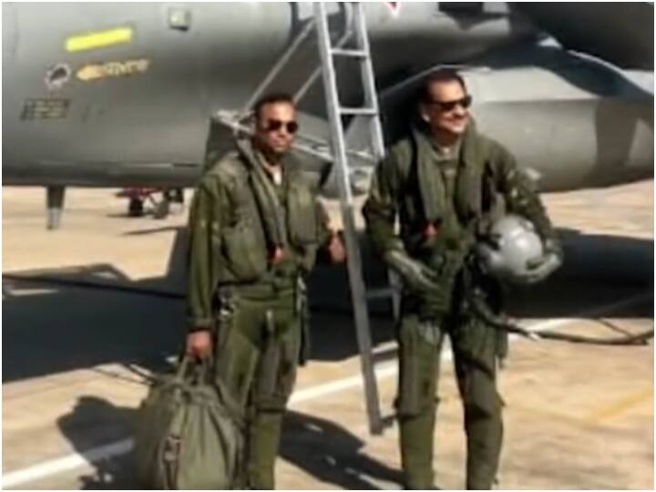 एयरो इंडिया में 266 भागीदारी की घोषणाओं पर हस्ताक्षर हुए हैं. इनमें 201 समझौता ज्ञापन (एमओयू), 53 बड़ी घोषणाएं और नौ उत्पादों की पेशकश शामिल है. माना जा रहा है कि एयरो इंडिया में करीब 80,000 करोड़ रुपये का कारोबार हासिल हो सकता है.