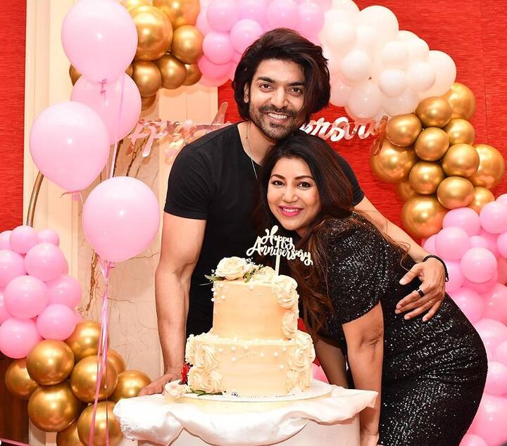 ટીવીના જાણીતા કપલ ગુરમીત ચૌધરી અને દેબિના બેનર્જીએ 15 ફેબ્રુઆરી 2023ના રોજ તેમની મેરેજ એનિવર્સરીની ઉજવણી કરી હતી.