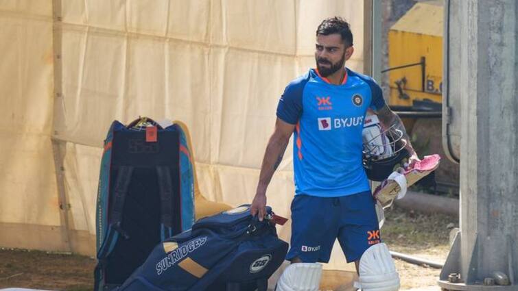 Border Gavaskar Trophy: Virat Kohli leaves Arun Jaitley Stadium in swanky Porsche after practice, loved by crowd Virat Kohli: অনুশীলন শেষে বিলাসবহুল গাড়িতে মাঠ ছাড়লেন কোহলি, ভাইরাল হল ভিডিও