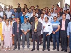 आंदोलन के दूसरे दिन डॉक्टरों ने की दो घंटे की हड़ताल, इंदौर में MY अस्पताल के गेट पर की नारेबाजी