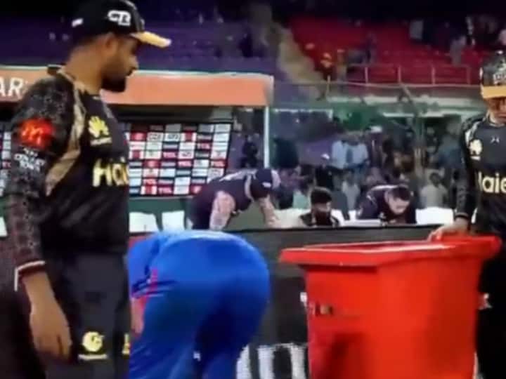 VIDEO: PSL के दौरान बाबर आजम ने जीता फैंस का दिल, खिलाड़ियों के साथ मिलकर मैदान में की सफाई