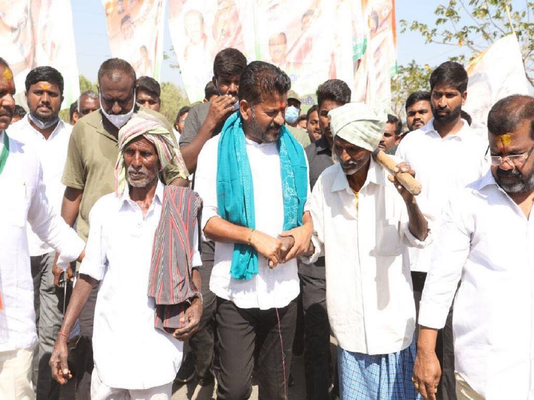 Hath se hath Jodo Yatra TPCC Chief Revanth Reddy Fires on Minister Errabelli Hath se hath Jodo Yatra: కాంగ్రెస్ అధికారంలోకి రాగానే మంత్రి ఎర్రబెల్లిపై విచారణ జరిపిస్తా- రేవంత్ రెడ్డి