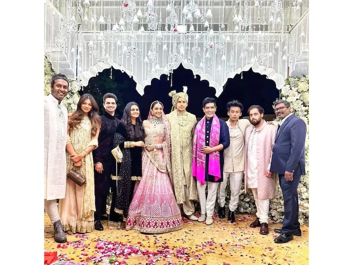 Last week, actors Sidharth Malhotra and Kiara Advani got married in Suryagarh Palace, Jaisalmer. Their dreamy pictures from the royal wedding ceremony are trending on social media, ever since.