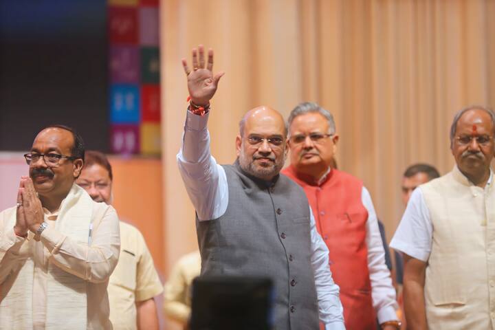 अवघ्या एक महिन्याच्या आत मोदी सरकारमधील तीन बड्या नेत्यांकडून कोल्हापूर दौरा होत आहे. त्यामुळे आगामी लोकसभा निवडणुकीच्या पार्श्वभूमीवर कोल्हापूर भाजप कार्यकर्त्यांना प्रोत्साहित करण्यासाठी जय्यत तयारी सुरु असल्याचे स्पष्ट झाले आहे.