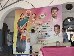 பாஜக தலைவர்கள் படங்களுடன் பேனர்; அகற்றிய மாணவர்கள் - கோவையில் பரபரப்பு