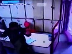 अमृतसर में पीएनबी में घुसे लुटेरे, पिस्तौल दिखाकर खड़े करवाए हाथ, 22 लाख रुपये लेकर हुए फरार