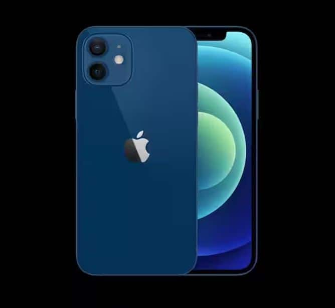 ਐਪਲ ਆਈਫੋਨ 12 6.1-ਇੰਚ ਸੁਪਰ ਰੈਟੀਨਾ XDR OLED ਡਿਸਪਲੇਅ ਅਤੇ A14 ਬਾਇਓਨਿਕ ਚਿੱਪ ਨਾਲ ਆਉਂਦਾ ਹੈ। ਇਸ ਫੋਨ 'ਚ ਤੁਹਾਨੂੰ ਸਿਰੇਮਿਕ ਸ਼ੀਲਡ ਅਤੇ IP68 ਵਾਟਰ ਰੇਸਿਸਟੈਂਸ ਮਿਲਦਾ ਹੈ। ਇਸ ਨੂੰ ਪ੍ਰੀਮੀਅਮ ਵਿਸ਼ੇਸ਼ਤਾਵਾਂ ਵਾਲੇ ਸਮਾਰਟਫੋਨ ਲਈ ਵੈਲਿਊ ਫਾਰ ਮਨੀ ਕਿਹਾ ਜਾਂਦਾ ਹੈ।