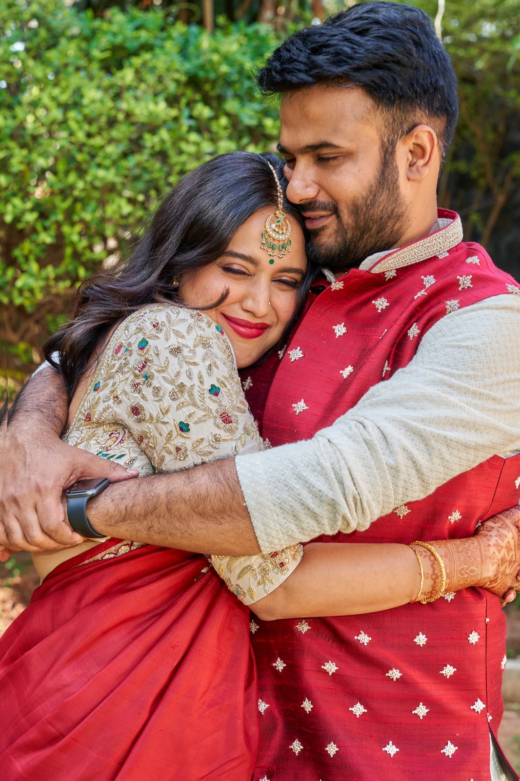 Pin by pavithra on photoshoot | Photo poses for couples, Engagement photography  poses, Indian wedding couple photography