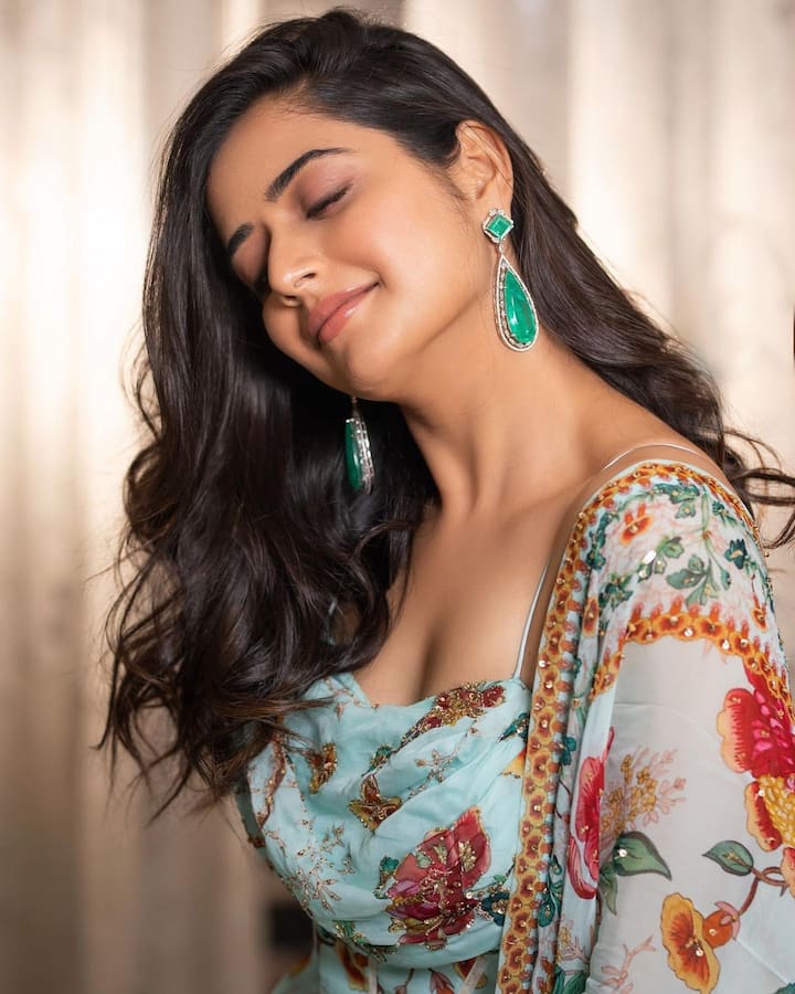 కన్నడ బ్యూటీ ఆషిక రంగనాథ్ తాజాగా తెలుగు తెరకు పరిచయం అయ్యింది. Photo Credit: Ashika Ranganath/Instagram