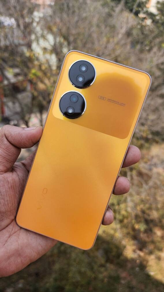 ভিভোর নতুন ফোনে কালার চেঞ্জিং রেয়ার প্যানেল