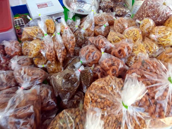 பசிக்கிற மாதிரி இருக்கா...? ....10 ரூபாய்க்கு பல வகையான ஸ்நாக்ஸ்  இருக்கு.. எங்கு தெரியுமா..?