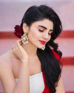 Jabardasth Varsha: తెల్లగులాబీకి పోటీ ఇచ్చేలా శ్వేతవర్ణంలో మెరిసిపోతున్న జబర్దస్త్ వర్ష