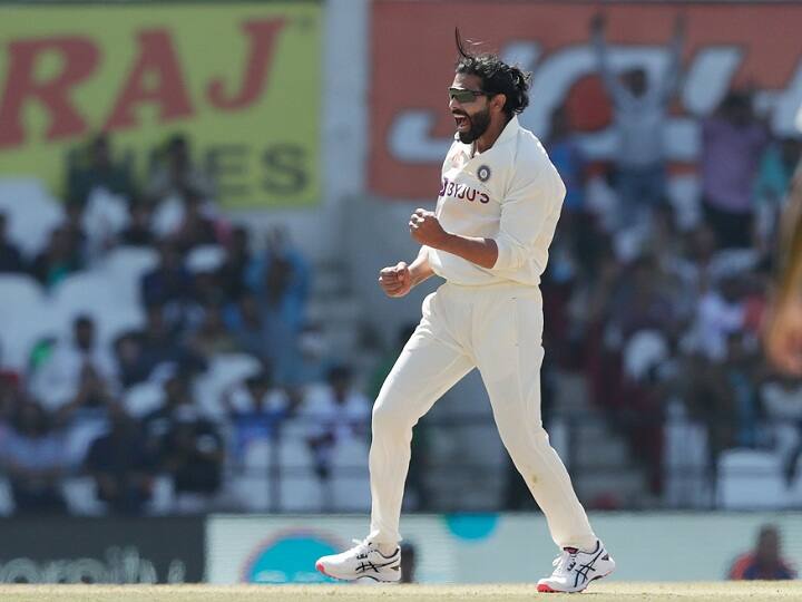 IND vs AUS: रवींद्र जाडेजा खास क्लबमध्ये सामिल होण्यासाठी सज्ज, वाचा सविस्तर India vs Australia 2nd Test Day 1 Live Ravindra Jadeja needs just one wicket to complete 250 test wickets know details IND vs AUS: रवींद्र जाडेजा खास क्लबमध्ये सामिल होण्यासाठी सज्ज, वाचा सविस्तर