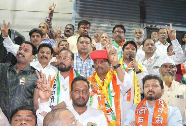 यावेळी धंगेकराच्या कुटुंबीयांनीदेखील पदयात्रेत सहभाग घेतला होता.