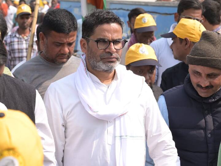 Prashant Kishor Attacks Nitish Kumar and Lalu Prasad Yadav on His Jan Suraj Yatra in Motihari Bihar Politics JDU RJD News 'लालू केवल परिवार के स्वार्थ की राजनीति करते हैं', प्रशांत किशोर बोले- वो तेजस्वी को CM बनाना चाहते, कोई और क्यों नहीं?