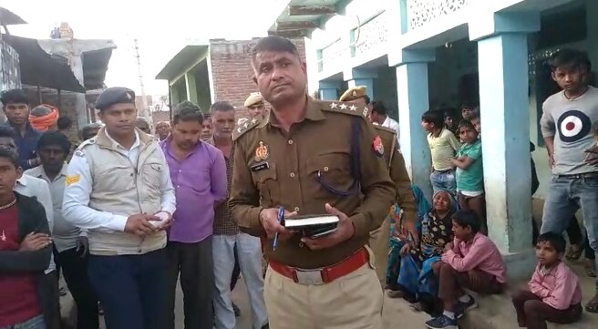 Firozabad News: कुत्ते को लेकर झगड़े में बुजुर्ग की पीट पीटकर हत्या, घायल महिला की हालत गंभीर